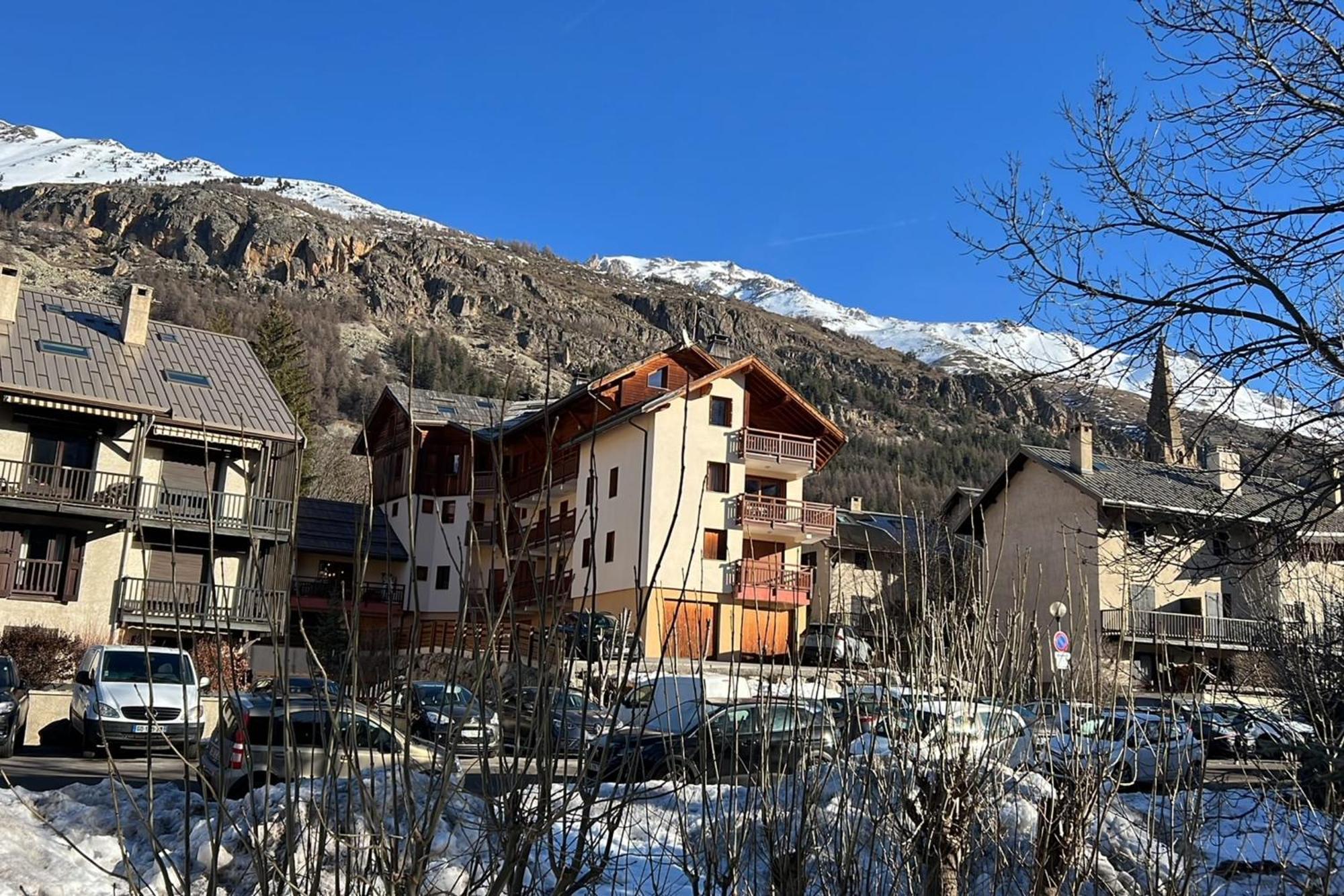 Apartment Lovely 16 M Family With Balcony